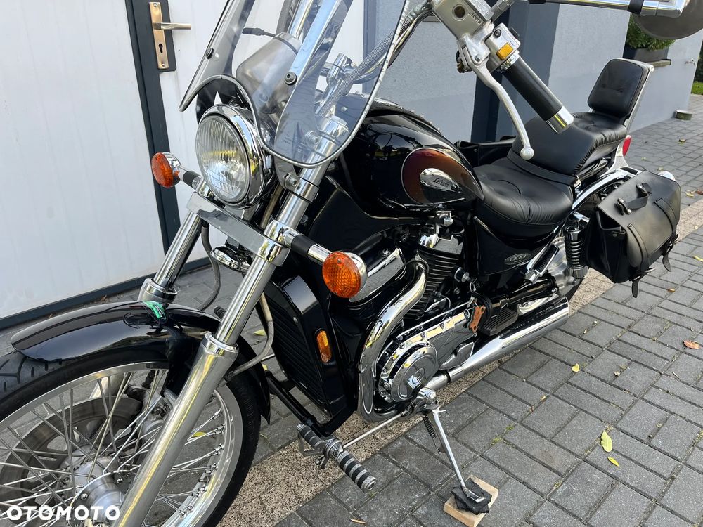 Suzuki Intruder - 10