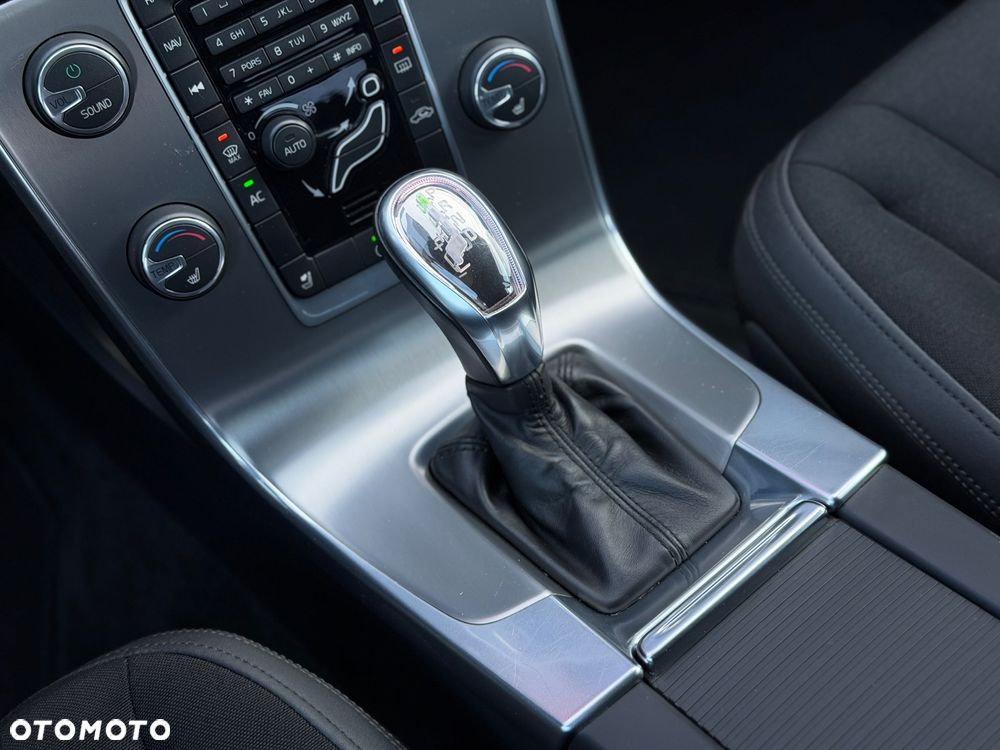 Volvo V60 D3 Summum - 20