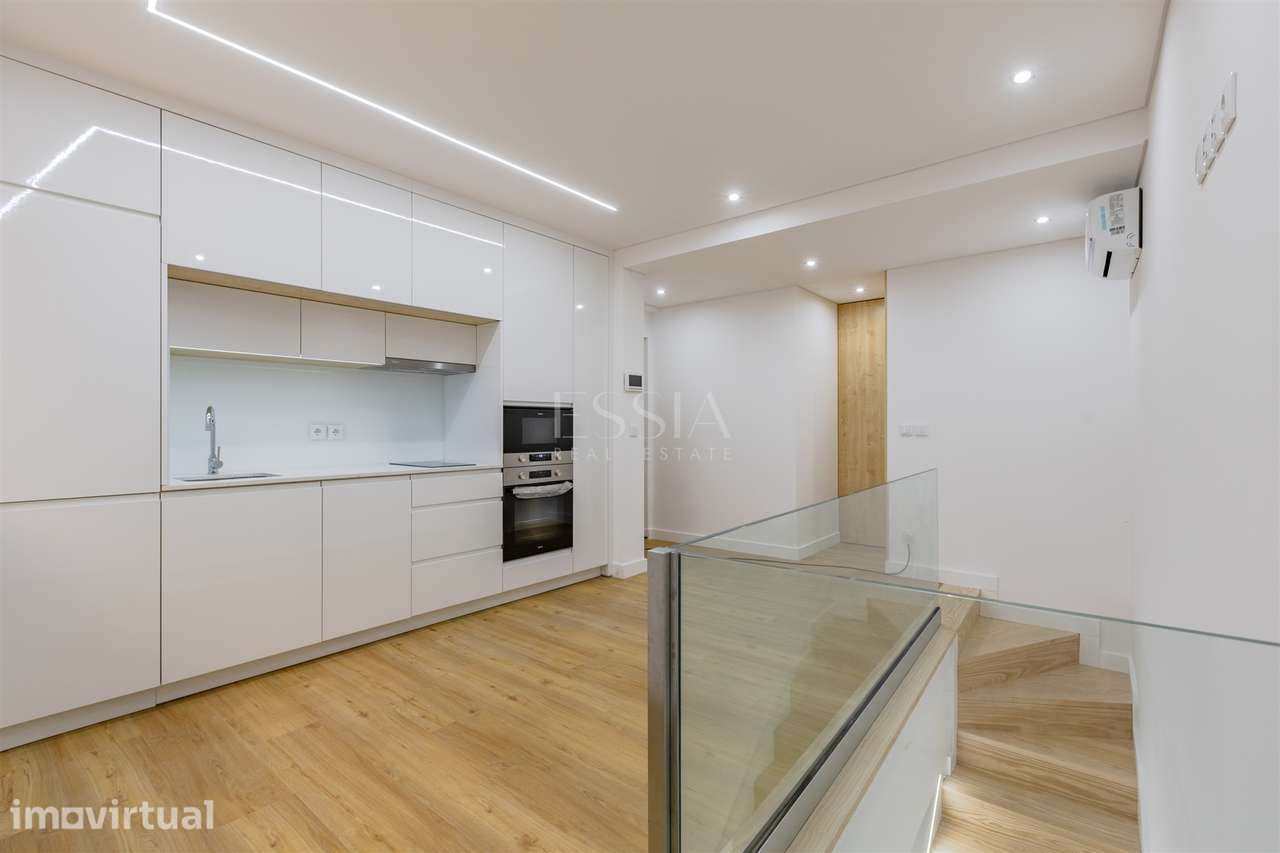 Apartamento T0 Duplex com Jardim Comum na Baixa do Porto - Grande imagem: 4/16