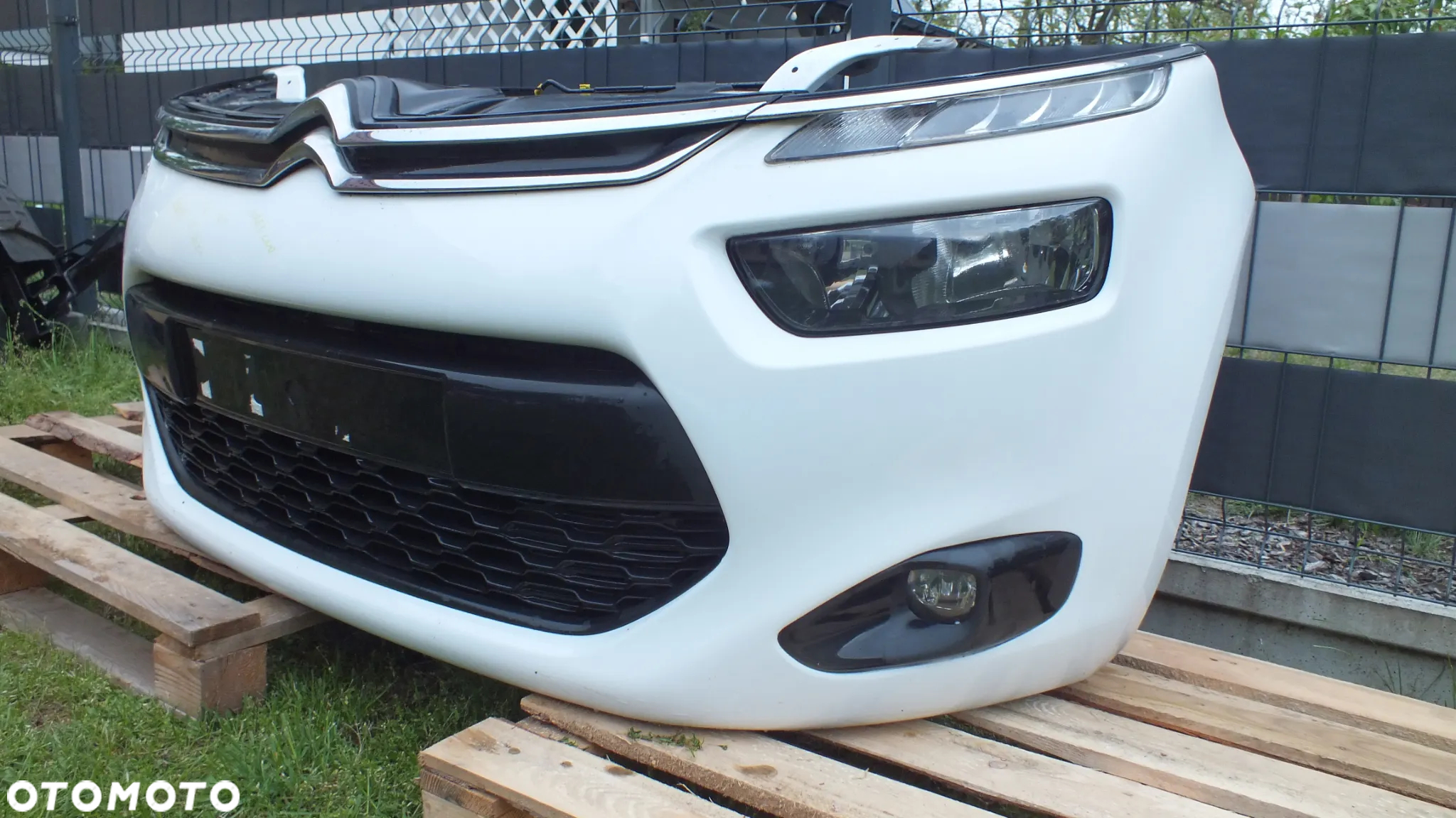Kompletny zderzak przedni Citroen C4 Picasso 2 - 3