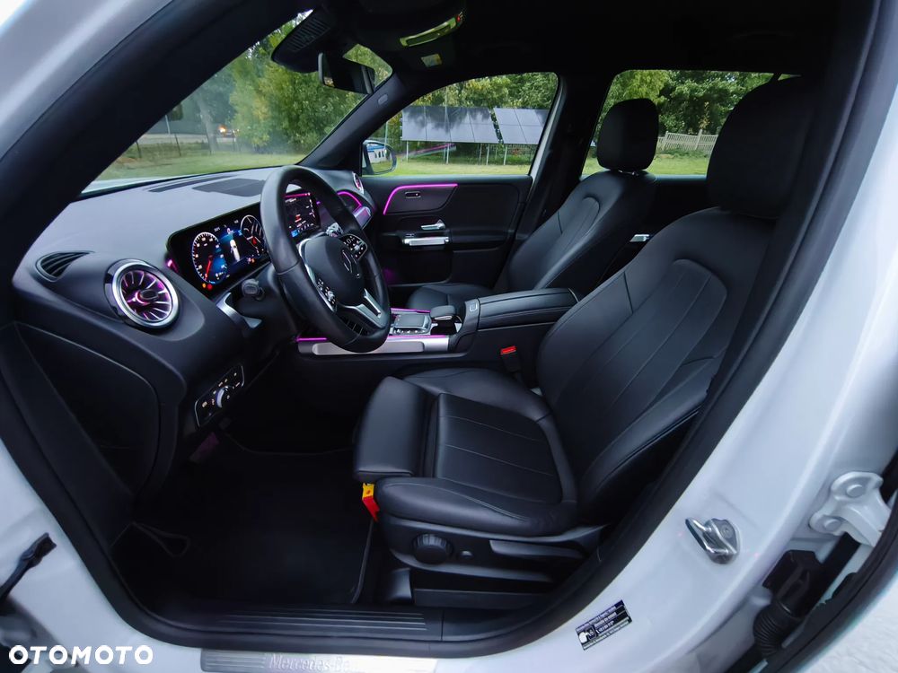 Mercedes-Benz GLB - 23