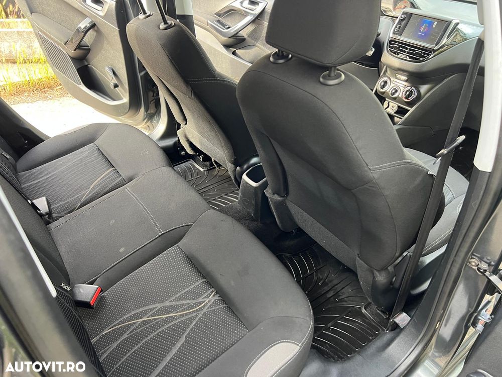 Peugeot 208 1.6 BlueHDi FAP Style - 9