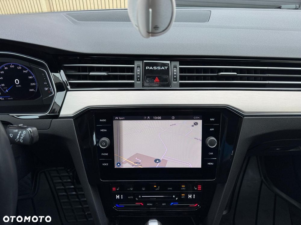 Volkswagen Passat Variant 2.0 TDI EVO Elegance DSG - 29