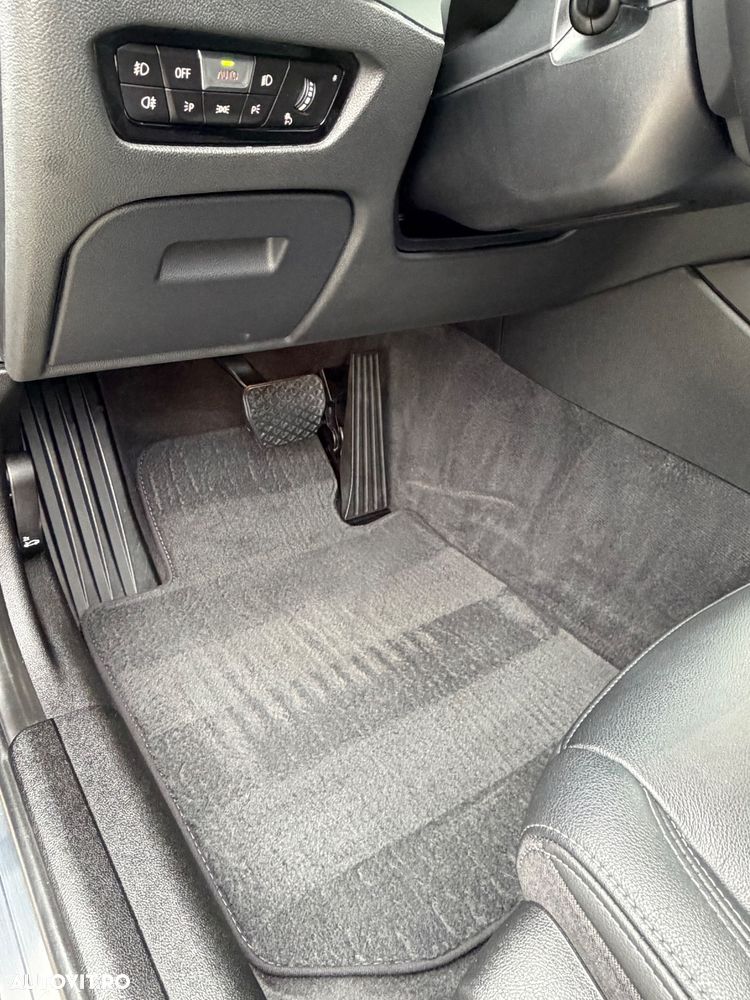 BMW Seria 3 320i Aut. Luxury Line - 39