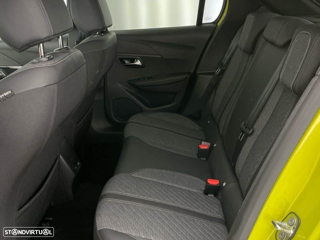 Peugeot 208 1.2 Hybrid GT e-DCS6 - 12