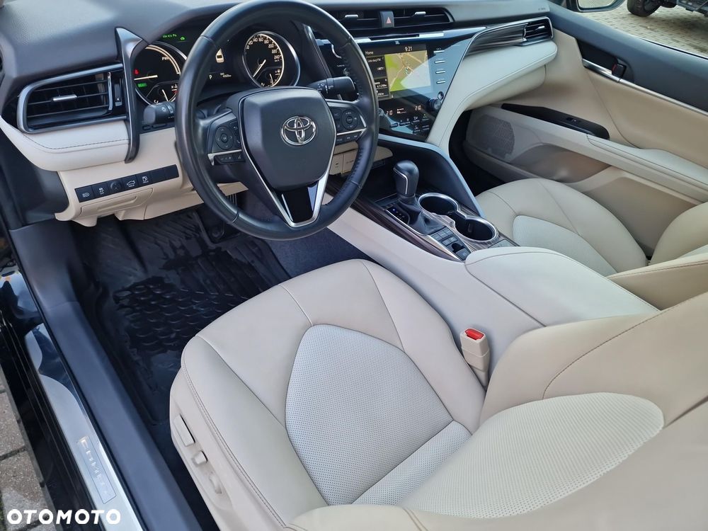 Toyota Camry 2.5 Hybrid Executive CVT - 11