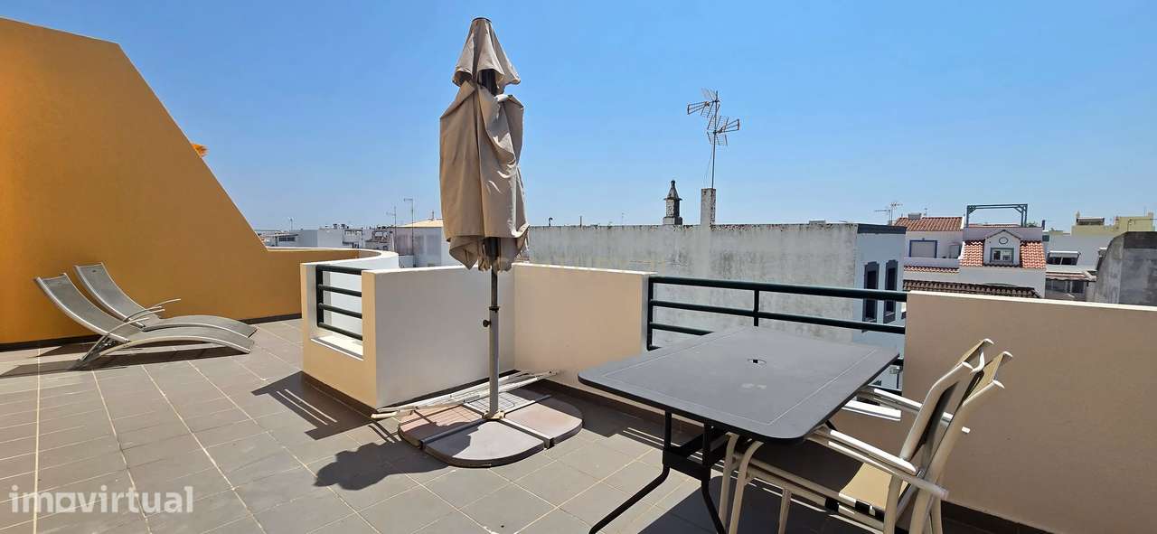 Apartamento T1 com Piscina, Terraço e Garagem | Arrendamento Anual | S - Grande imagem: 2/18