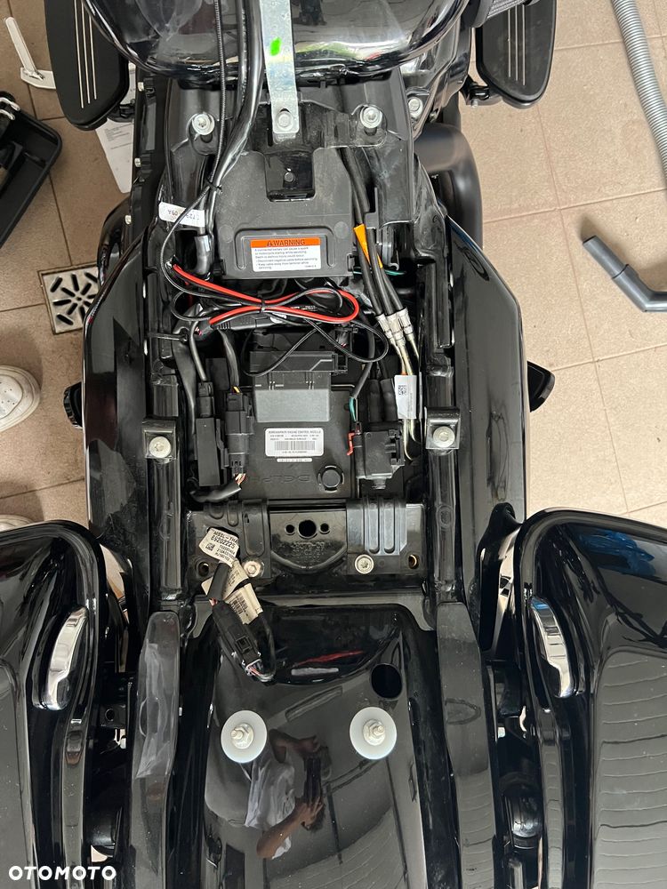 Harley-Davidson Touring Road King - 13