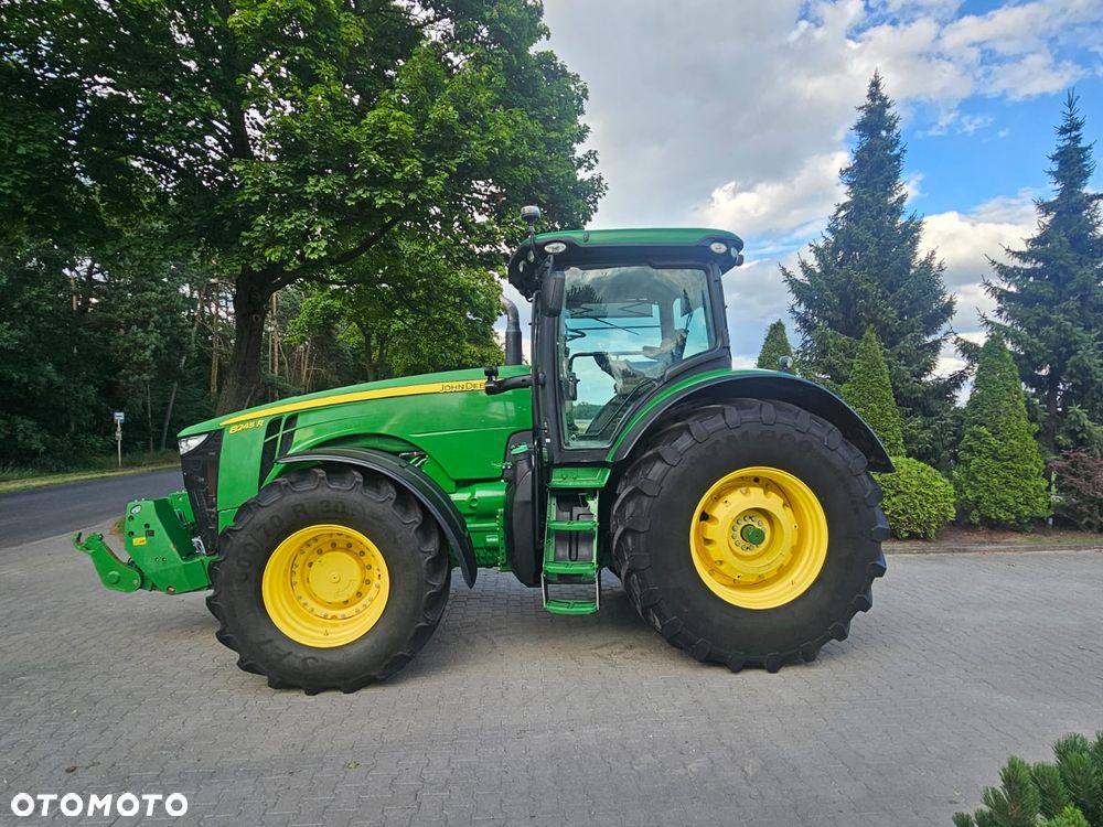 John Deere 8245R - 1