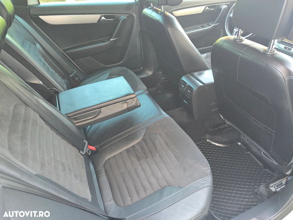 Volkswagen Passat 2.0 TDI 4Motion DSG BlueMotion Tech R-Line - 9
