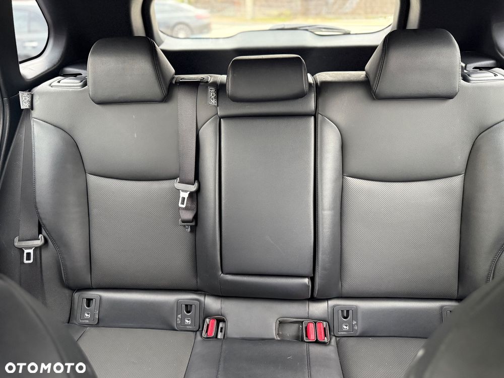 Toyota Corolla Cross 2.0 Hybrid Executive AWD - 30