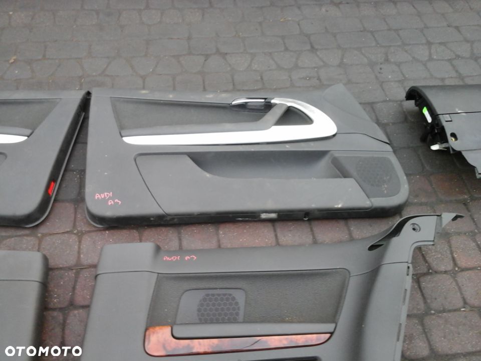 AUDI A3 8P BOCZKI DRZWI (bez lewego przodu) - 4