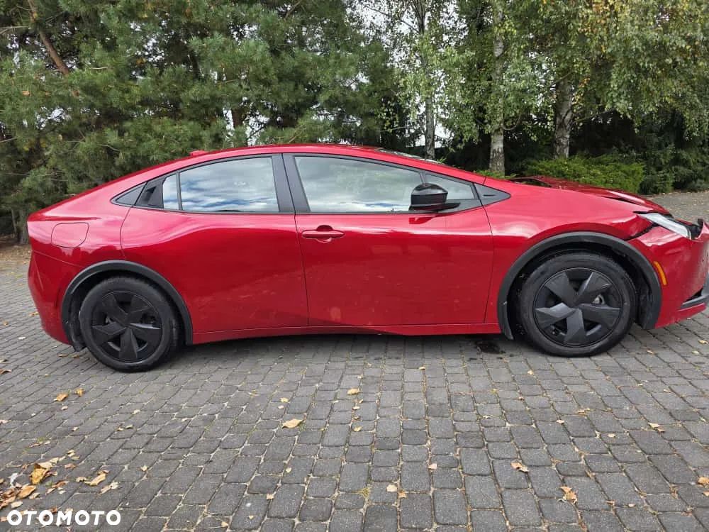 Toyota Prius Plug-in Hybrid - 6