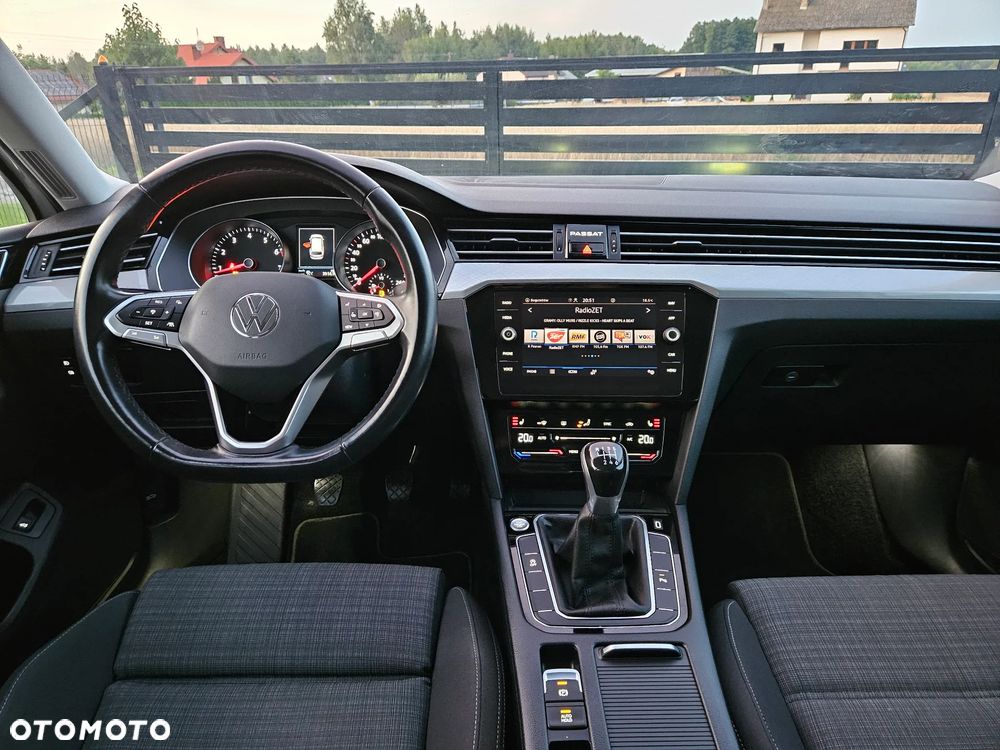 Volkswagen Passat 1.5 TSI EVO Business - 9