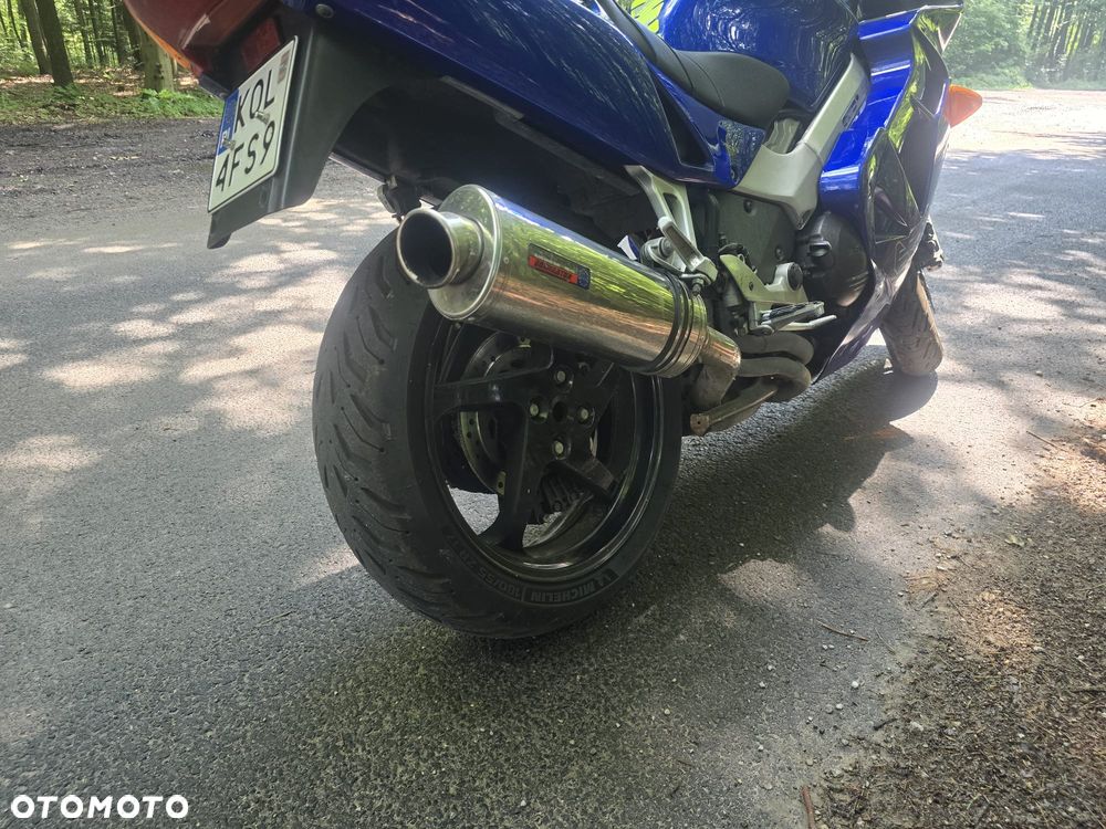 Honda VFR - 19