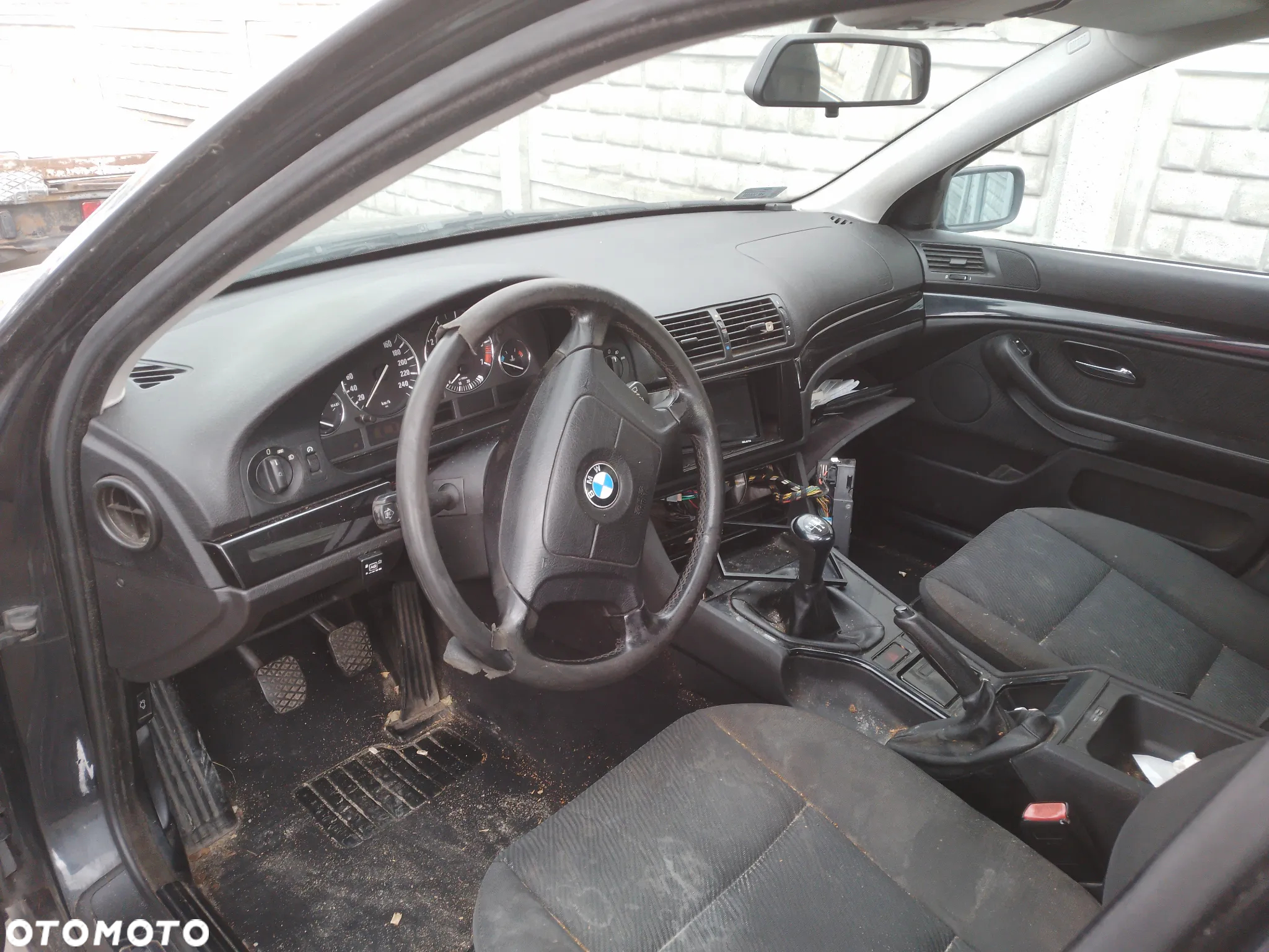 BMW E39 LIFT 00-03 520I ALTERNATOR - 24