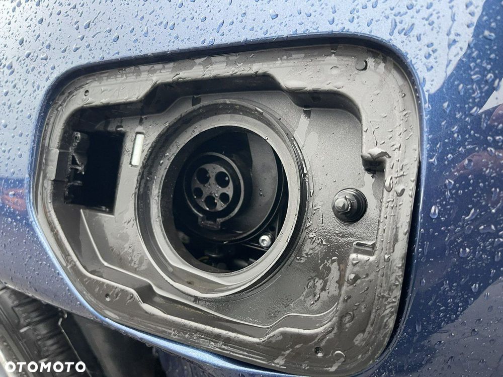 BMW Seria 3 330e PHEV xDrive - 6