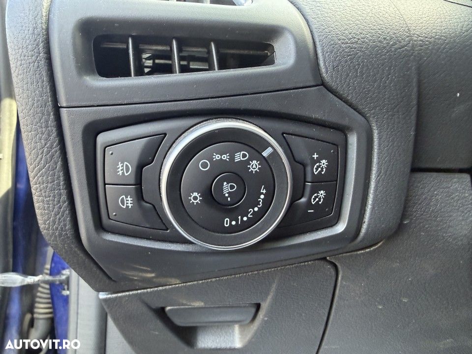 Ford Focus - 25