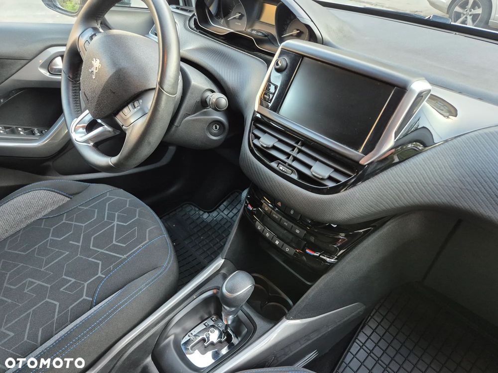 Peugeot 2008 1.2 Pure Tech GPF Allure S&S EAT6 - 14