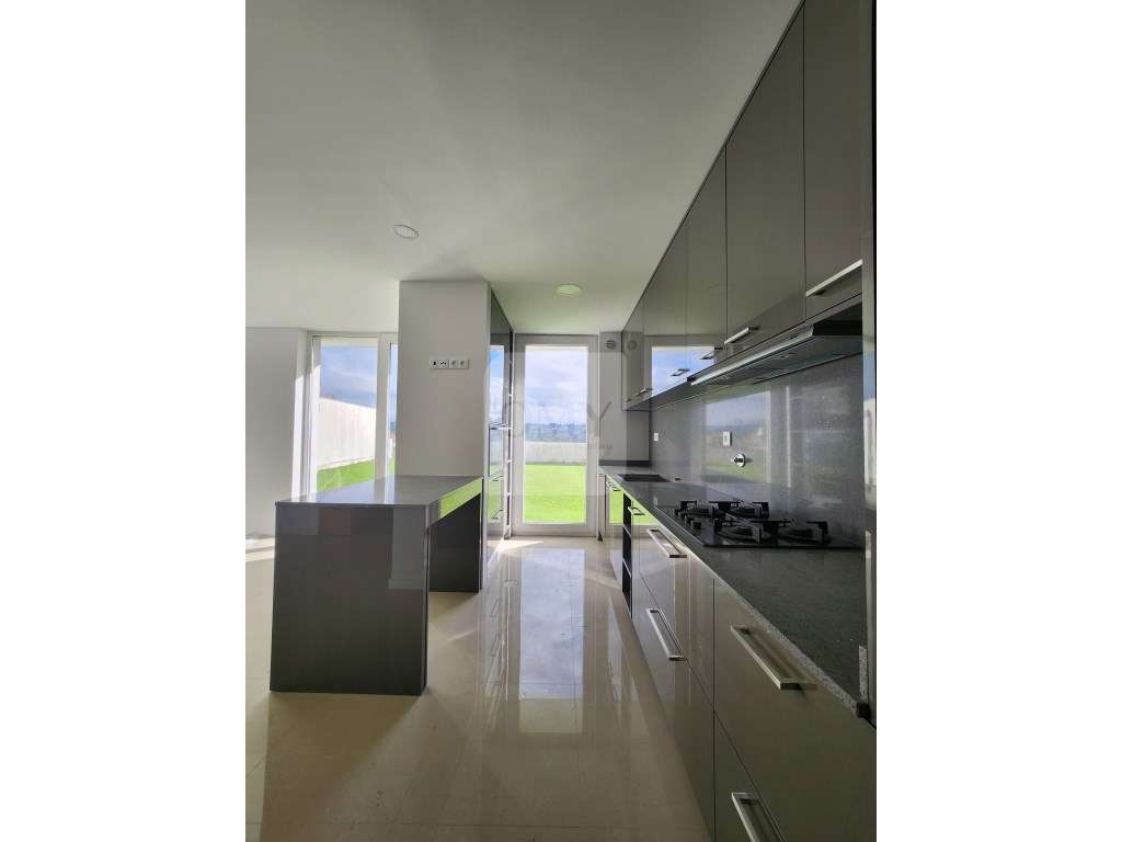 Andar de Moradia T5 com Terraço e Quintal no Centro de Vila Real - Grande imagem: 2/30