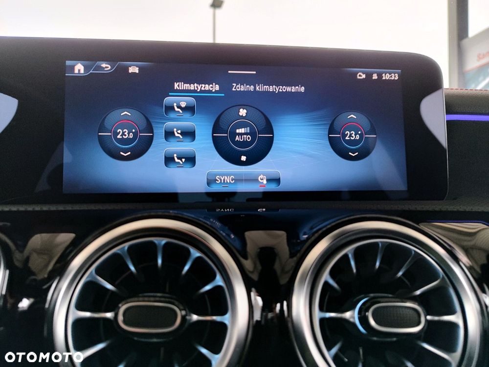 Mercedes-Benz CLA - 33