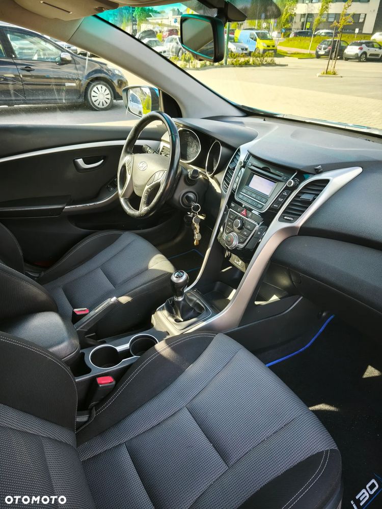 Hyundai i30 blue 1.4 YES Silver - 8