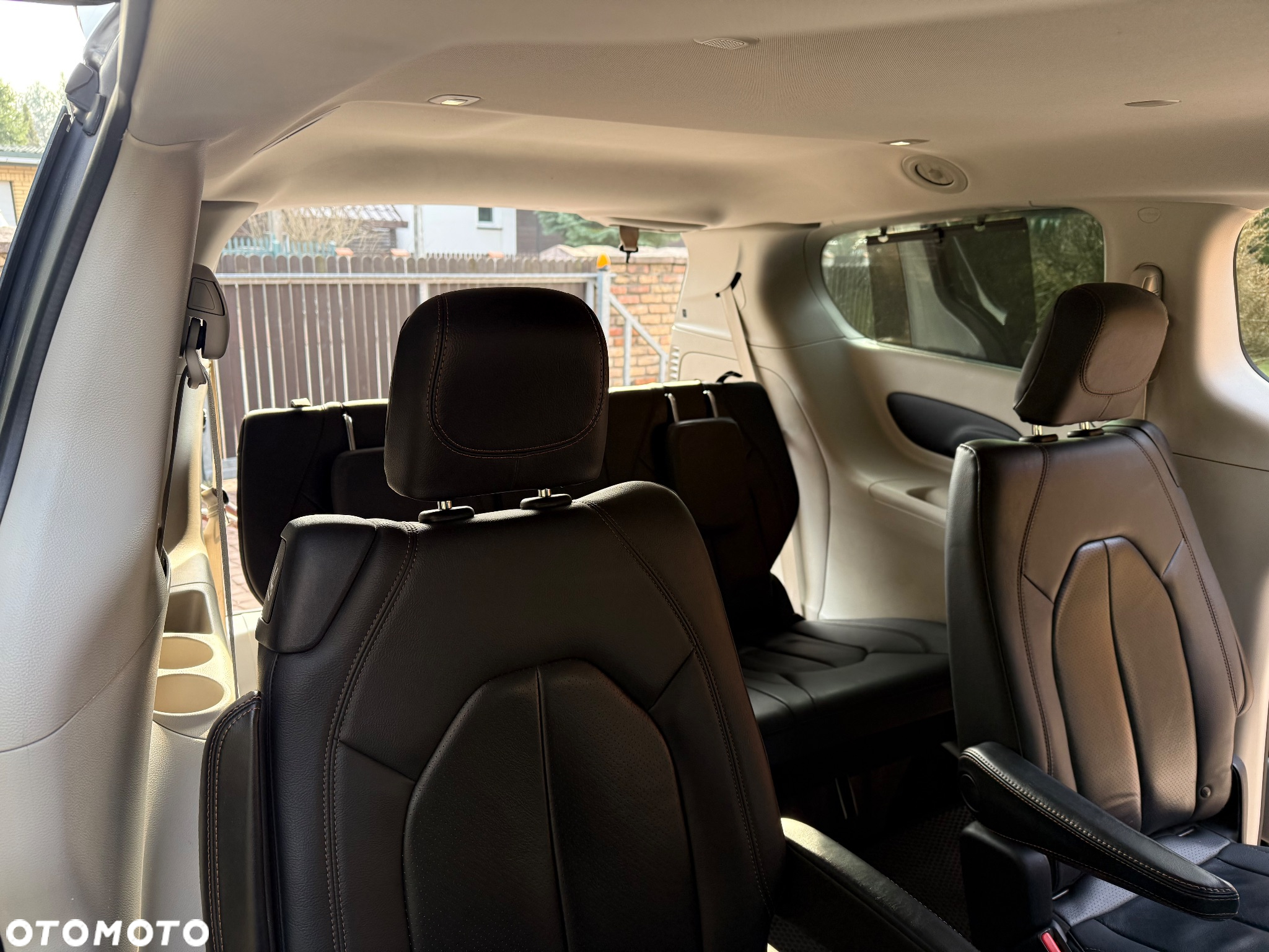 Chrysler Pacifica - 5
