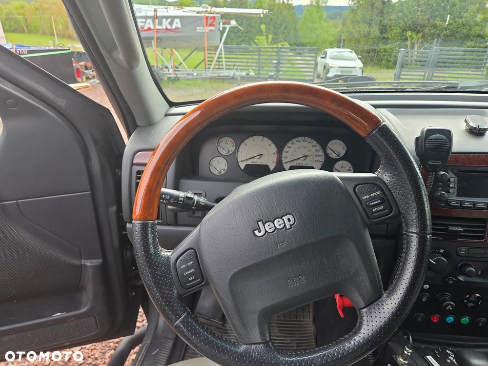 Jeep Grand Cherokee - 11
