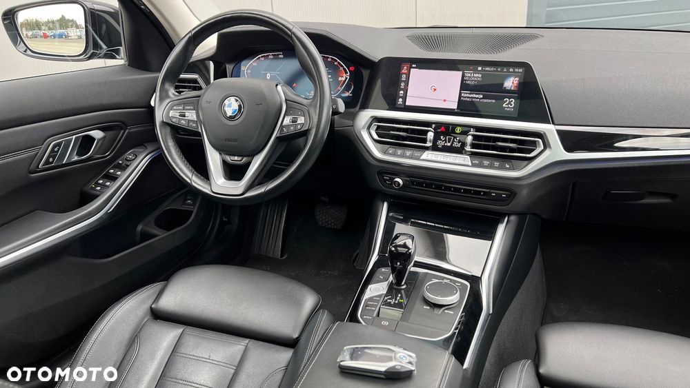 BMW Seria 3 320d xDrive Luxury Line - 13