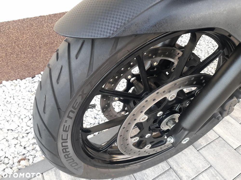 Suzuki V-STROM - 13