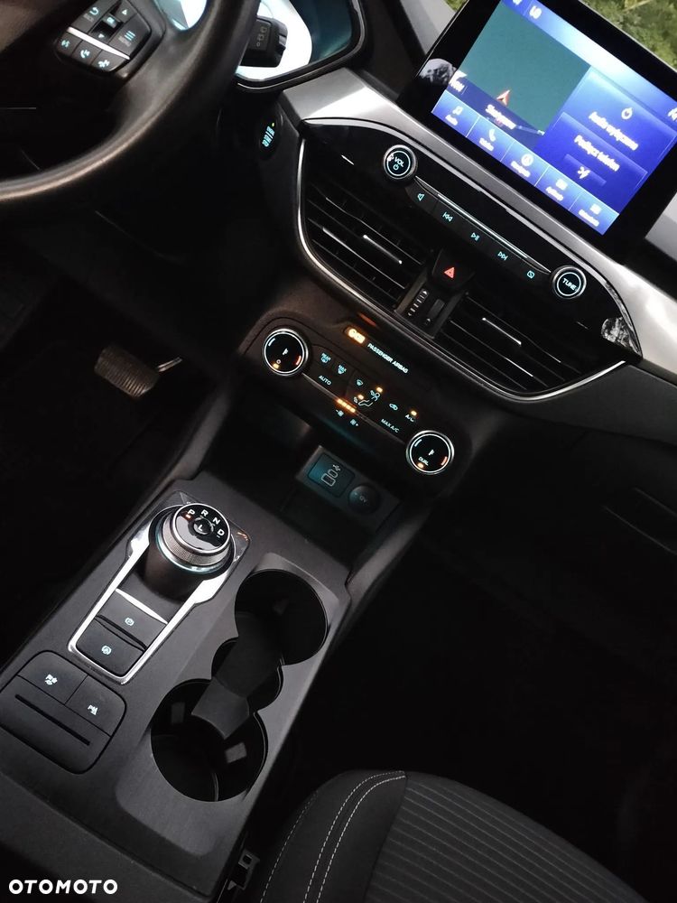 Ford Kuga - 16