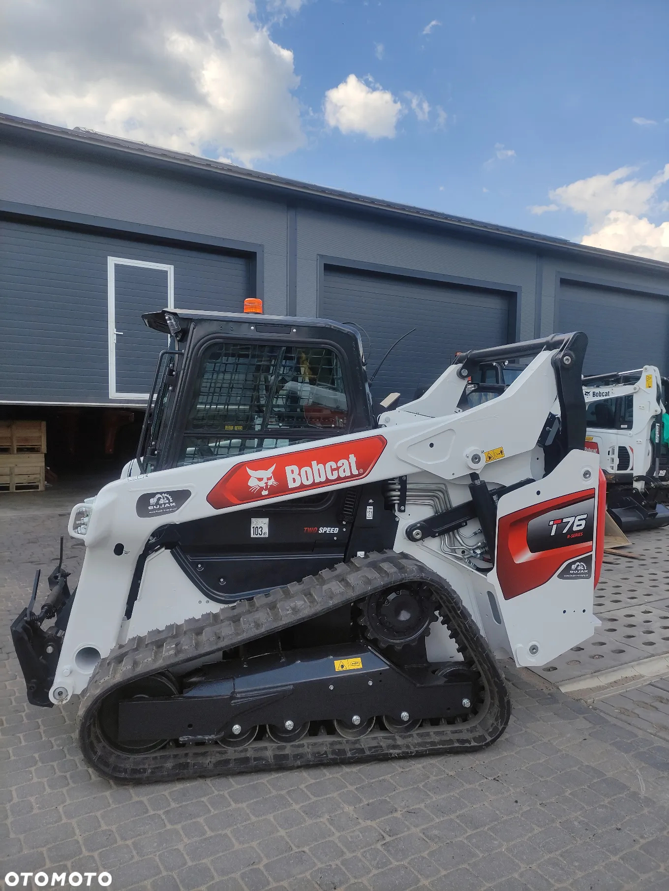 Bobcat T76 - 11