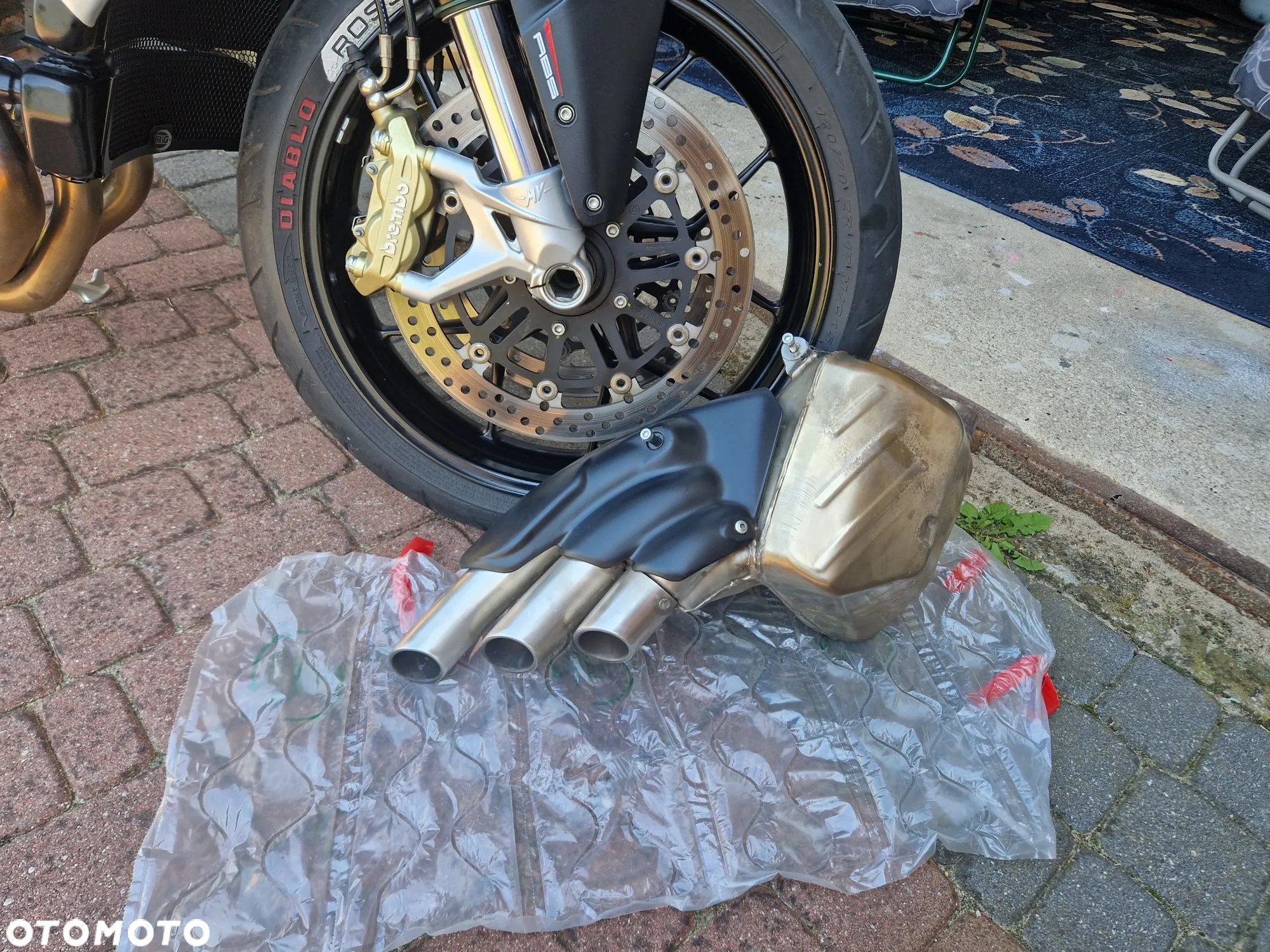 MV AGUSTA Brutale - 10