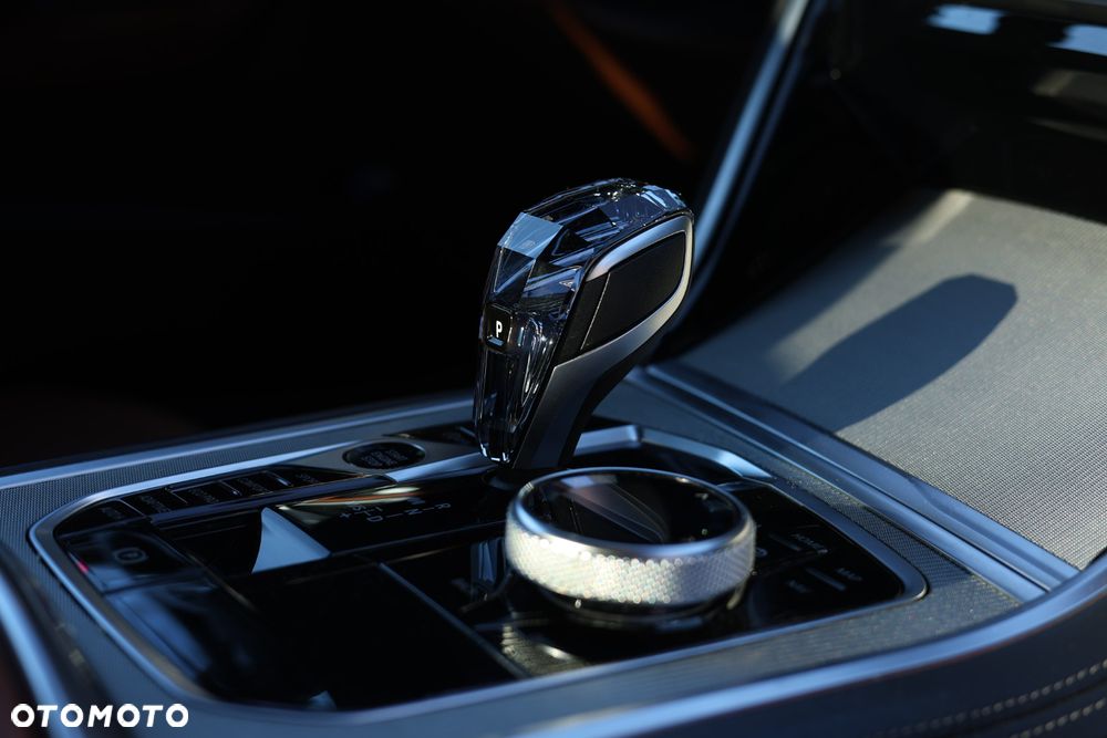 BMW Seria 8 - 25