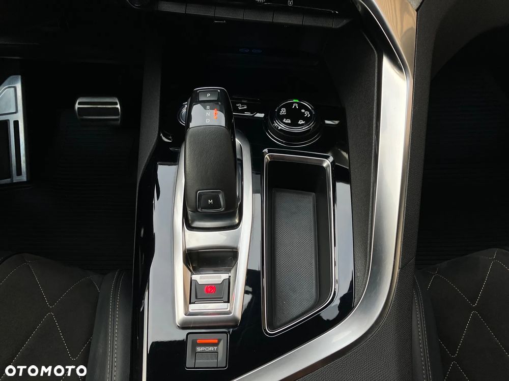 Peugeot 5008 2.0 BlueHDi GT S&S EAT8 - 32