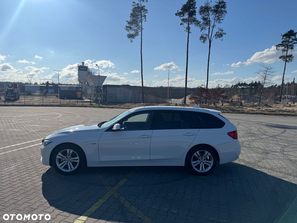 BMW Seria 3 318d Sport Line - 2