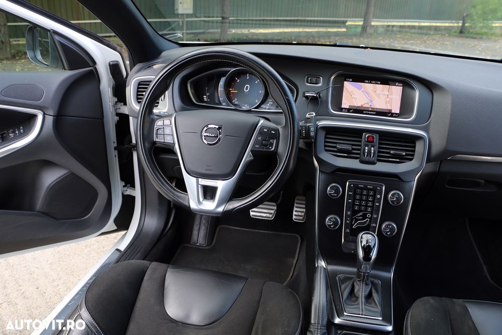 Volvo V40 D3 Aut. R-Design - 14