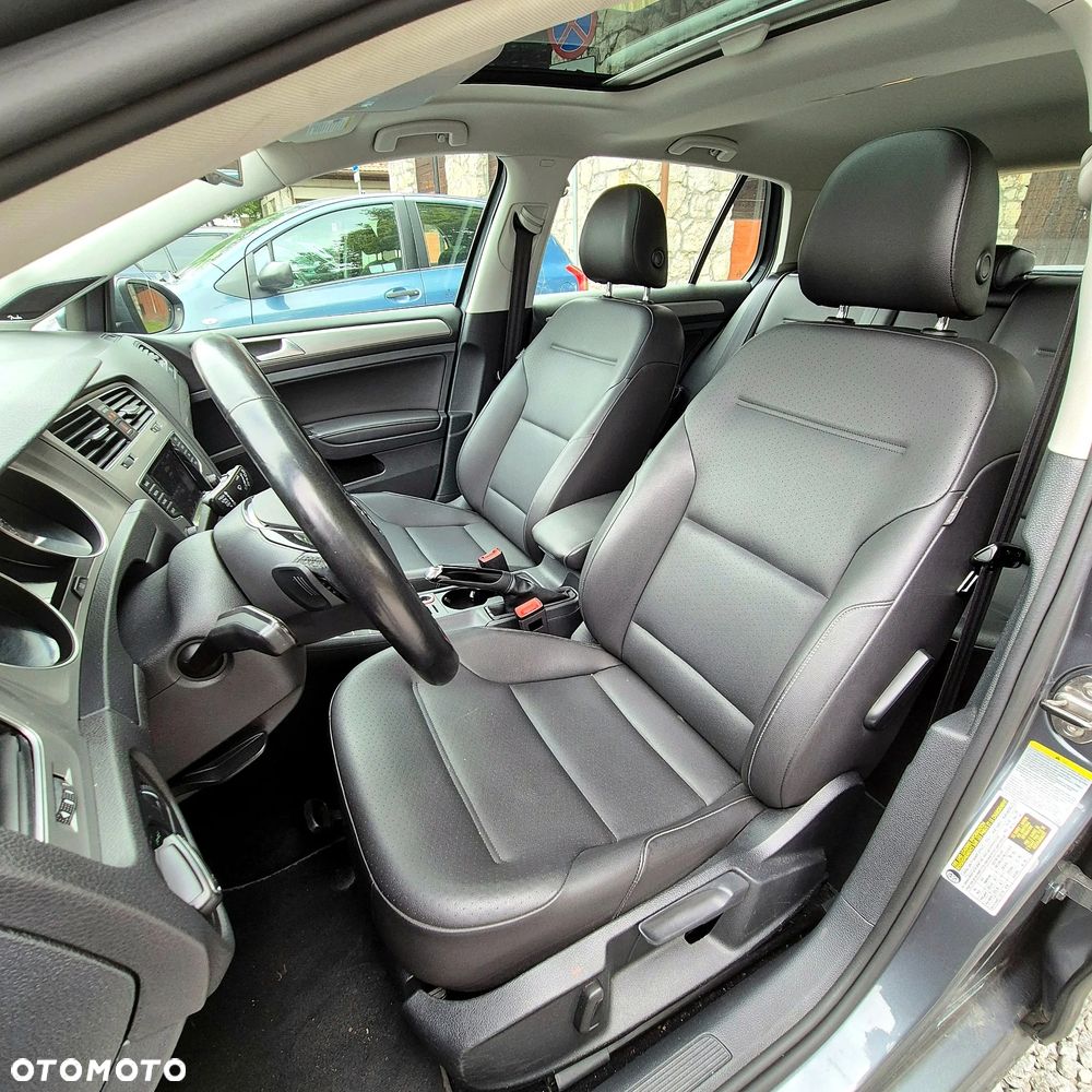 Volkswagen Golf - 8