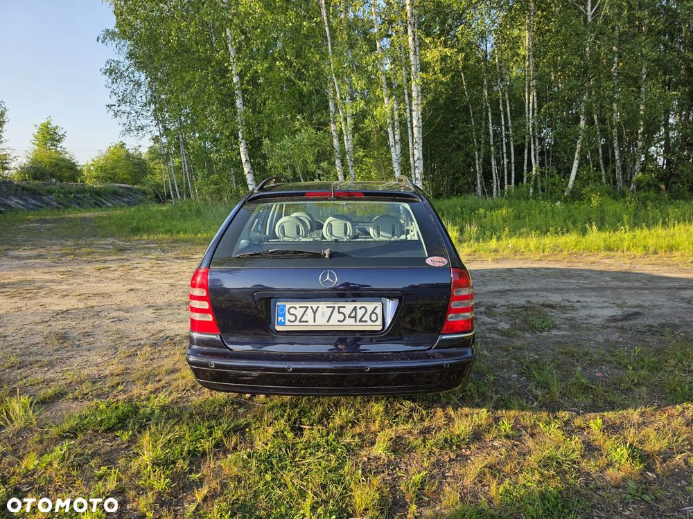 Mercedes-Benz Klasa C 320 4Matic Avantgarde Sport Edition - 11