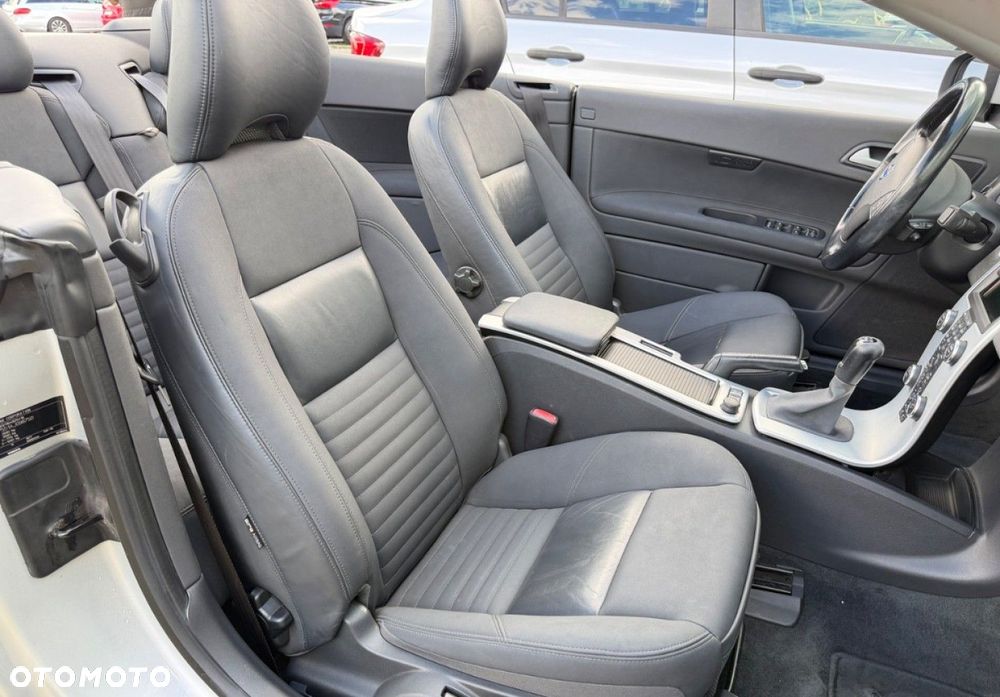 Volvo C70 2.0D Momentum - 37