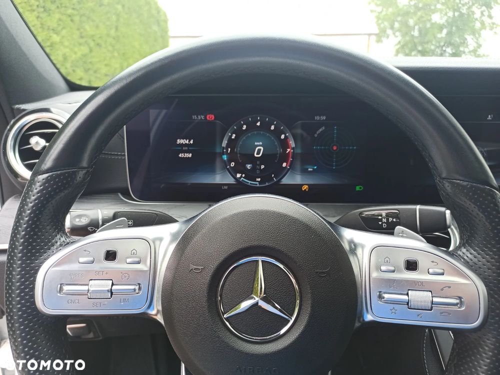 Mercedes-Benz Klasa E 200 4-Matic 9G-TRONIC - 17