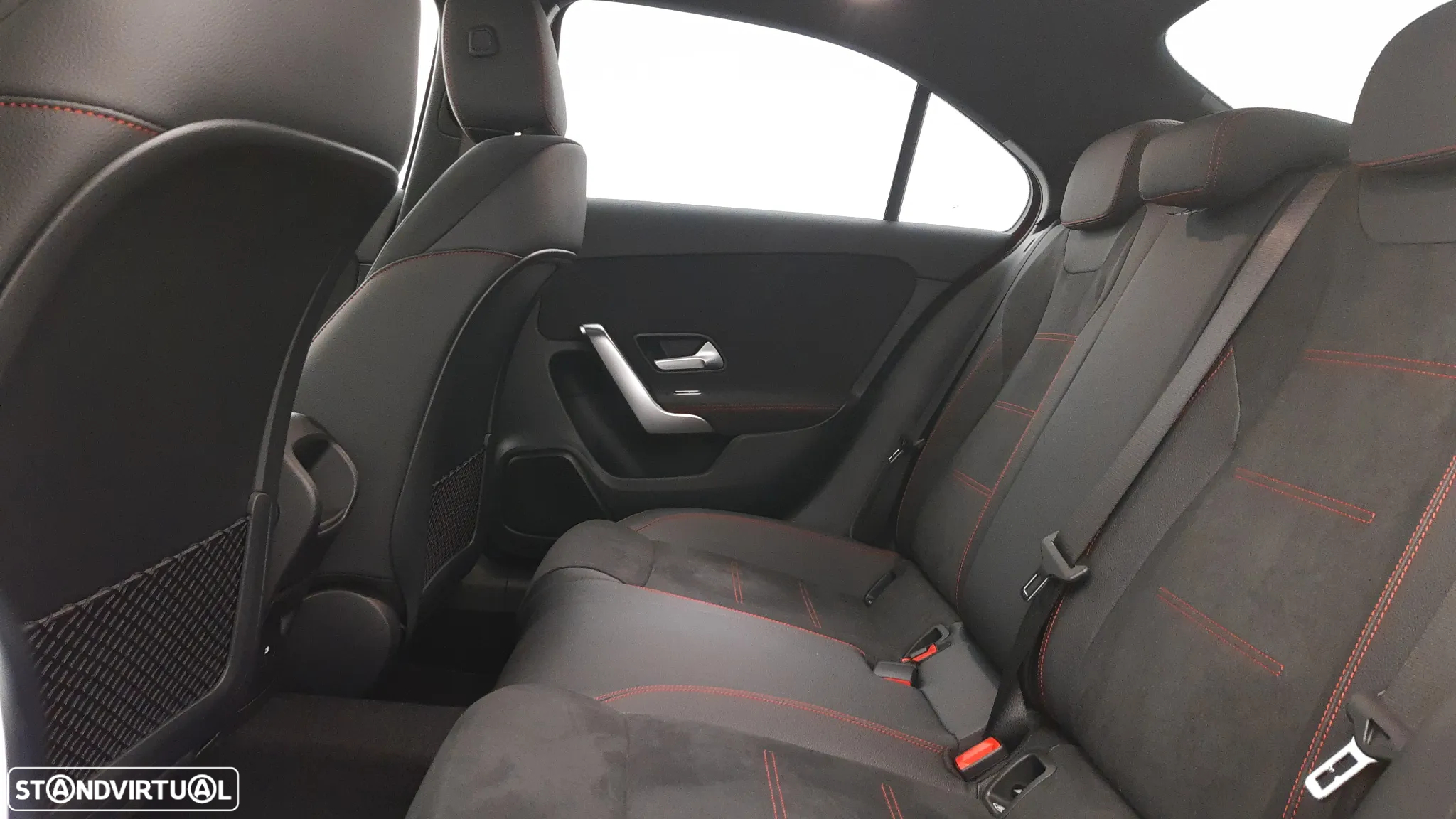 Mercedes-Benz A 250 Limousine e - 28
