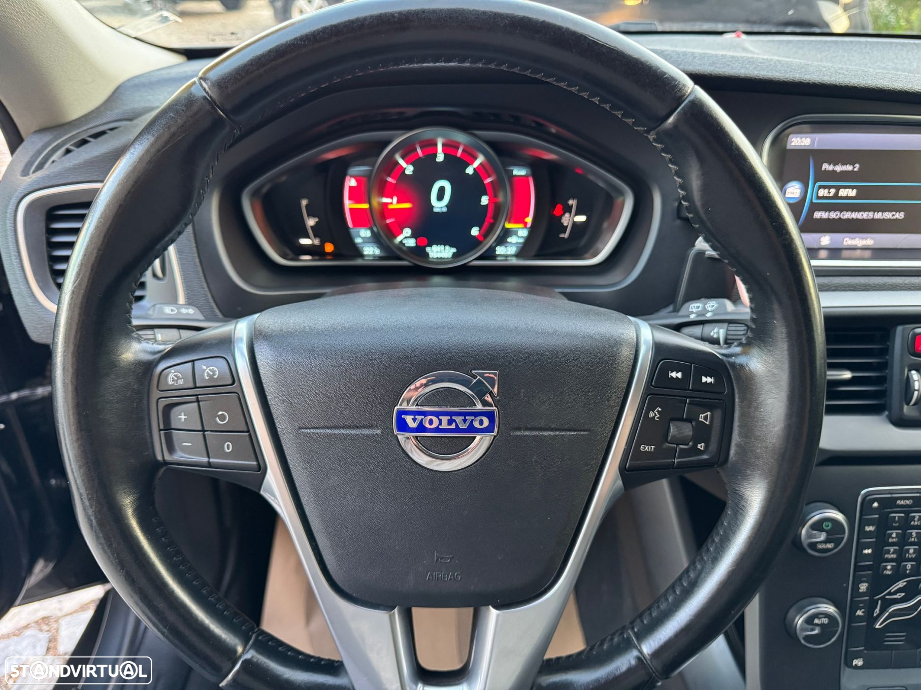Volvo V40 Cross Country 1.6 D2 Momentum - 28