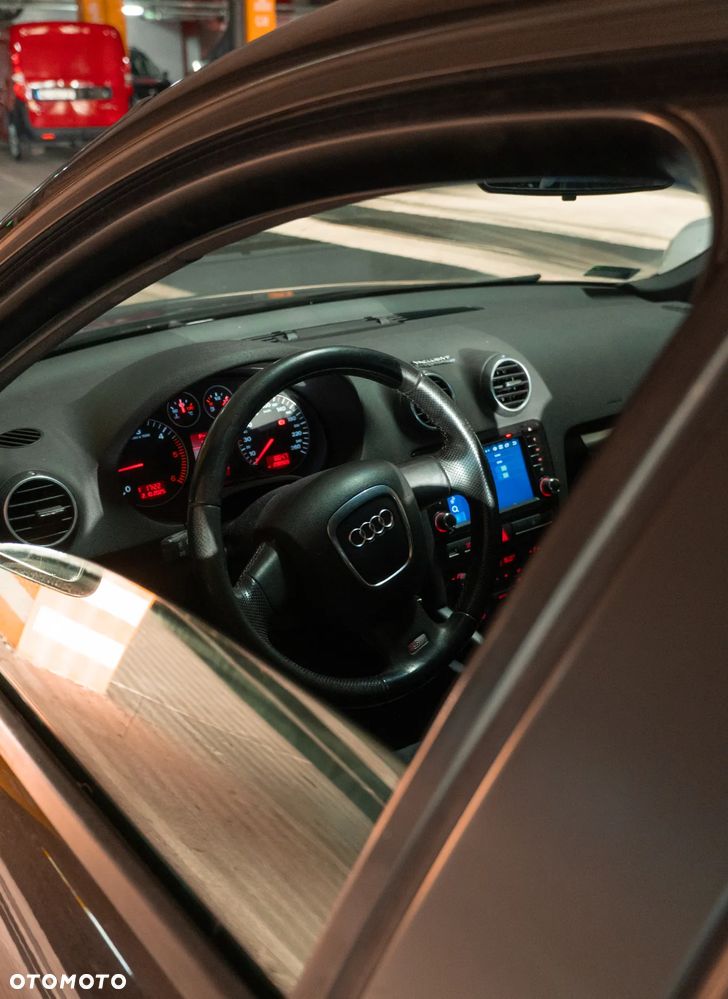 Audi A3 2.0 TDI DPF S line Sportpaket - 8