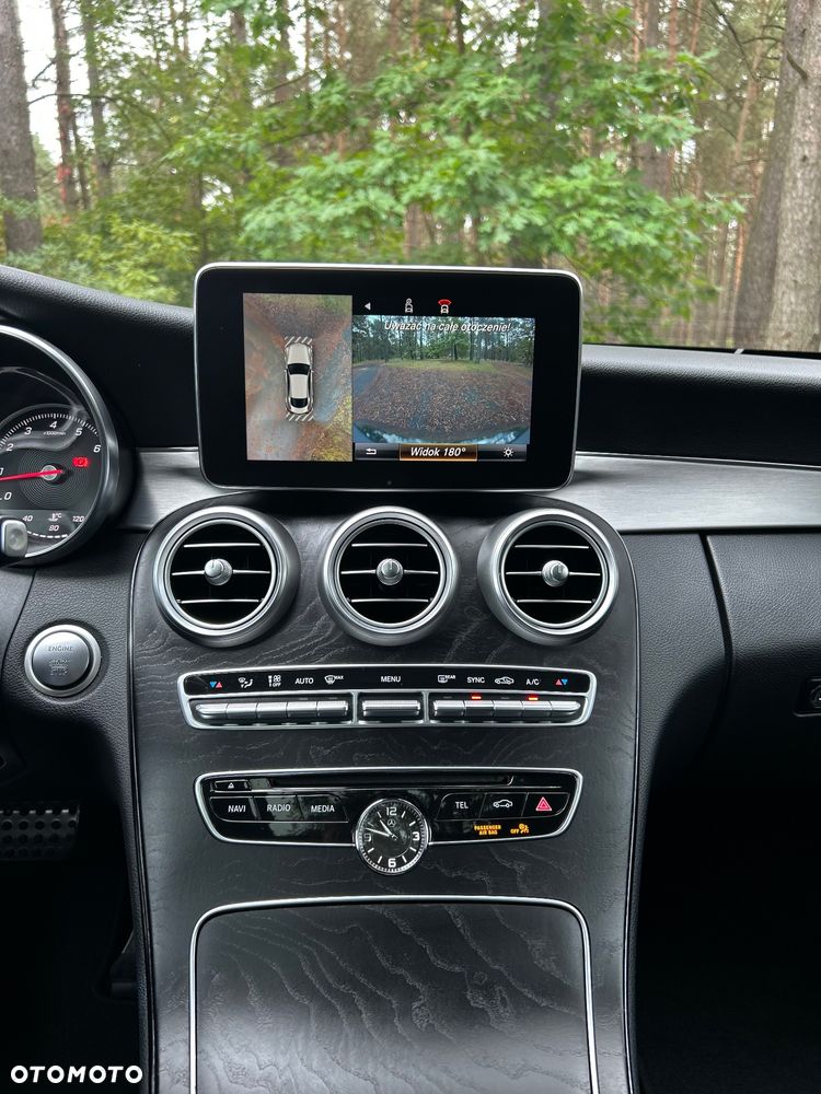 Mercedes-Benz Klasa C 300 7G-TRONIC - 32