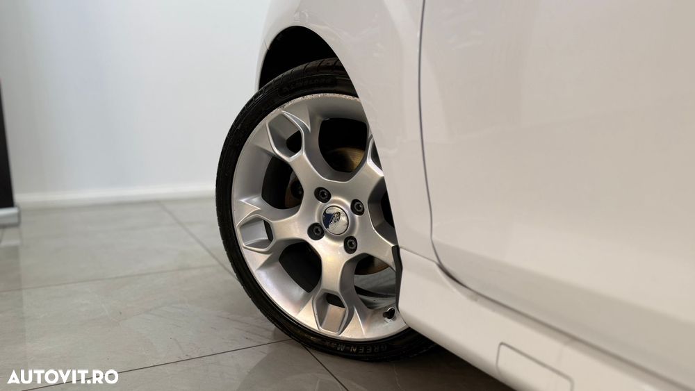 Ford Fiesta 1.6 TDCI Ghia - 26