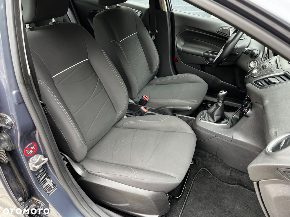 Ford Fiesta - 25