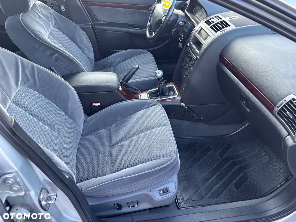 Peugeot 407 - 12