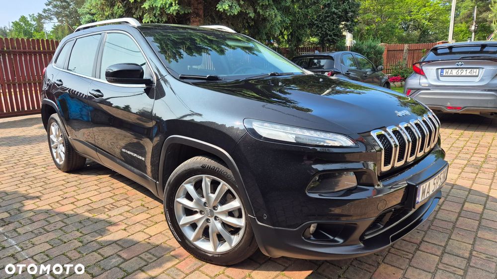 Jeep Cherokee - 23
