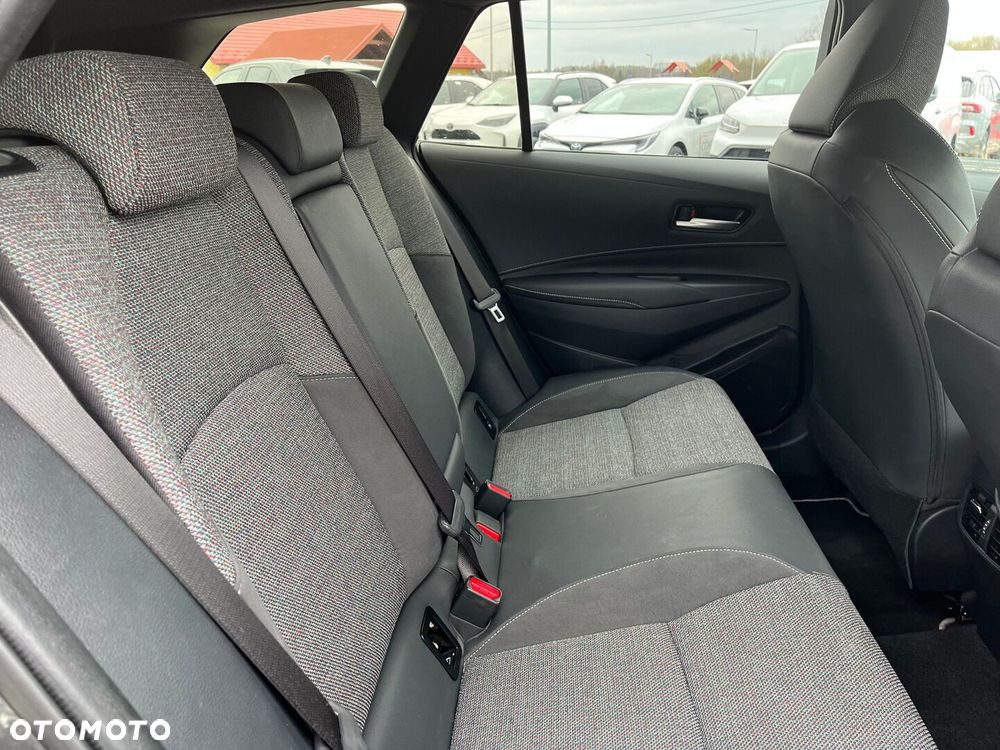 Toyota Corolla 2.0 Hybrid Style - 31